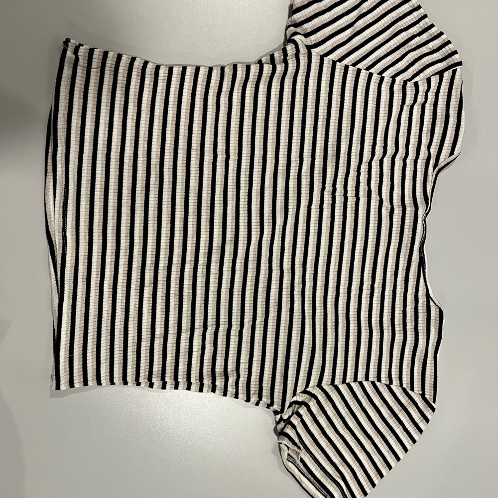 Crop tee - Picture 2 of 2